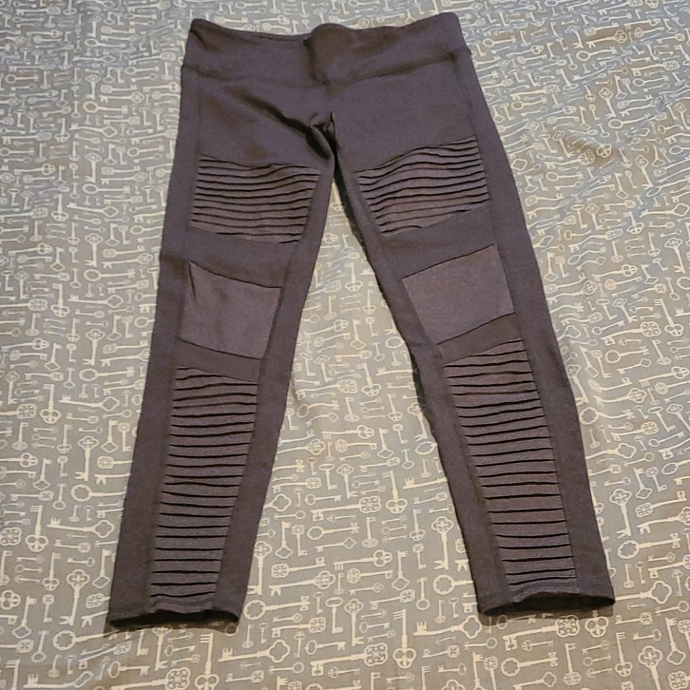 Alo Yoga Motto Leggings
